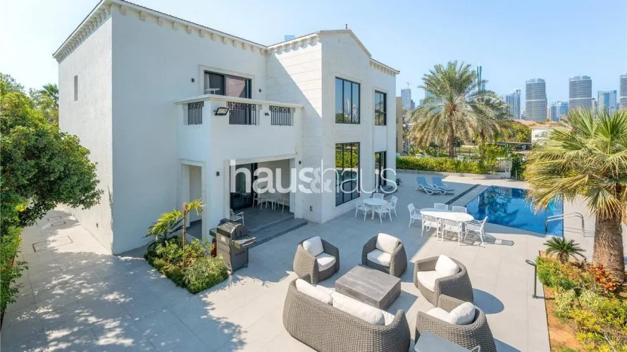 Villa de 4 dormitorios en Jumeirah Islands, UAE No. 771