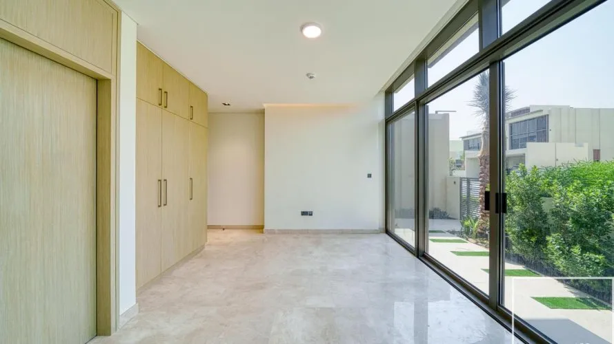 Villa de 4 dormitorios en Golf Place, UAE No. 988 № 13