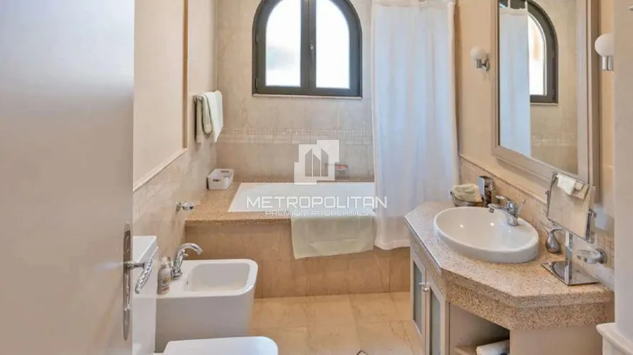 Villa de 5 dormitorios en Signature Villas, UAE No. 410 № 11