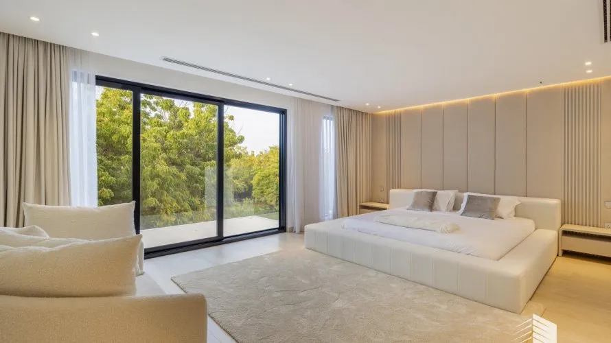 Villa de 4 dormitorios en Jumeirah Islands, UAE No. 573 № 12