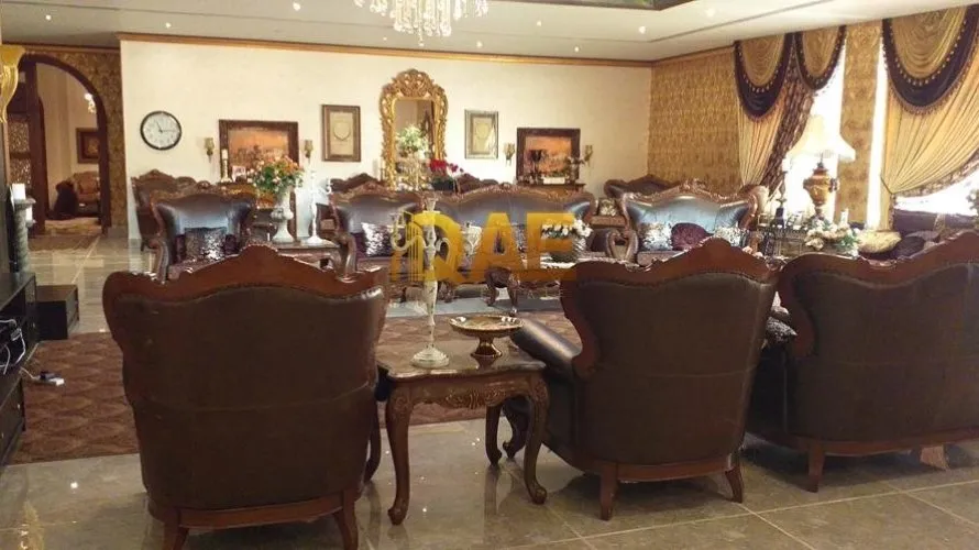 Villa de 16 dormitorios en Al Twar, UAE No. 162