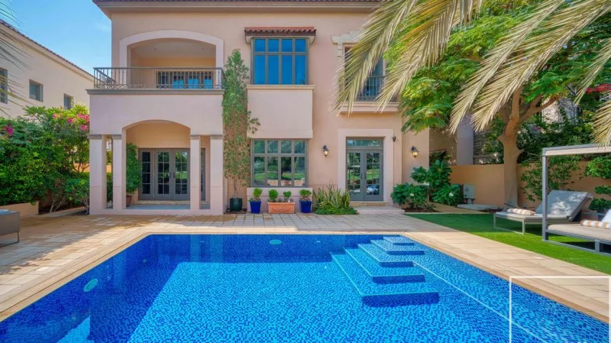 Villa de 5 dormitorios en Jumeirah Golf Estates, UAE No. 1485 № 1