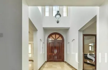 Villa de 4 dormitorios en Jumeirah Islands, UAE No. 725