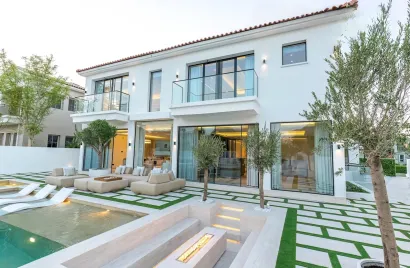 Villa de 6 dormitorios en Dubai, UAE No. 358