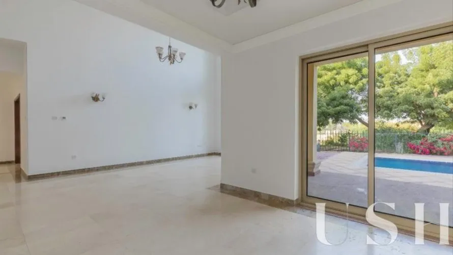 Villa de 4 dormitorios en Jumeirah Islands, UAE No. 725 № 21