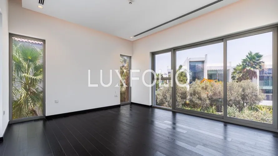 Villa de 5 dormitorios en District One, UAE No. 841 № 11