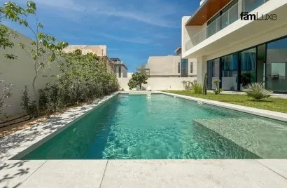 Villa de 5 dormitorios en Dubai, UAE No. 757