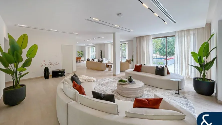 Villa de 5 dormitorios en Victory Heights, UAE No. 1368