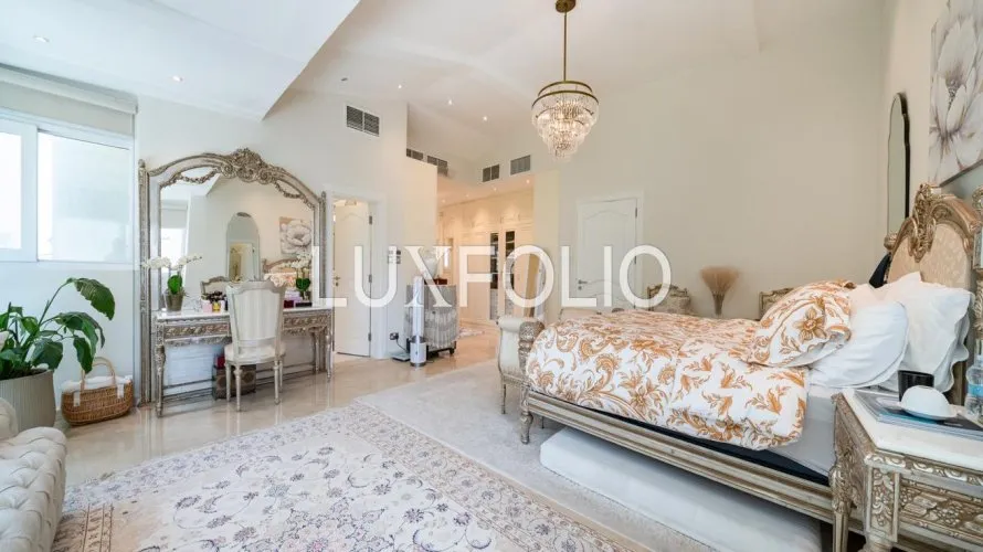 Villa de 5 dormitorios en Motor City, UAE No. 847 № 18