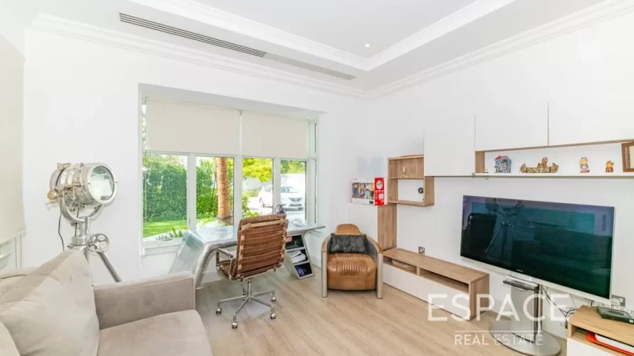 Villa de 5 dormitorios en Jumeirah Golf Estates, UAE No. 1033