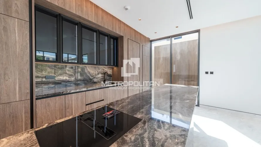 Villa de 6 dormitorios en Harmony, UAE No. 1266 № 19