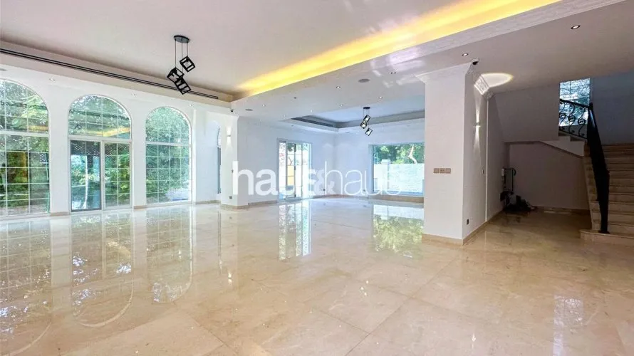 Villa de 6 dormitorios en Emirates Hills, UAE No. 801 № 11