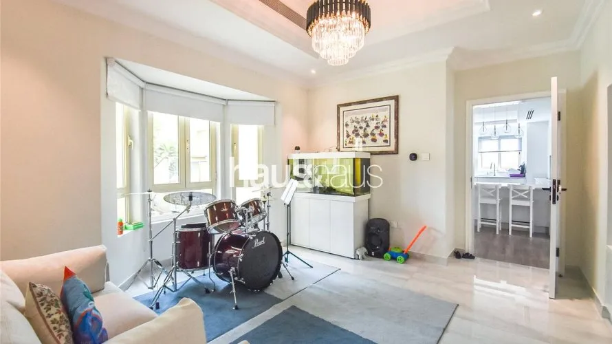 Villa de 4 dormitorios en Jumeirah Islands, UAE No. 783 № 7