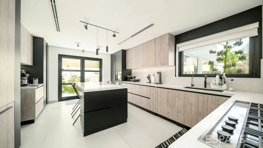 Villa de 5 dormitorios en Meadows, UAE No. 1194 № 13