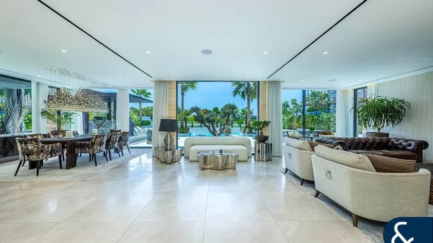 Villa de 5 dormitorios en Earth, UAE No. 1327