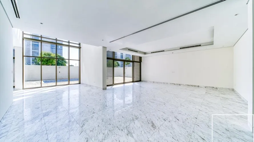 Villa de 5 dormitorios en District One, UAE No. 1476 № 2