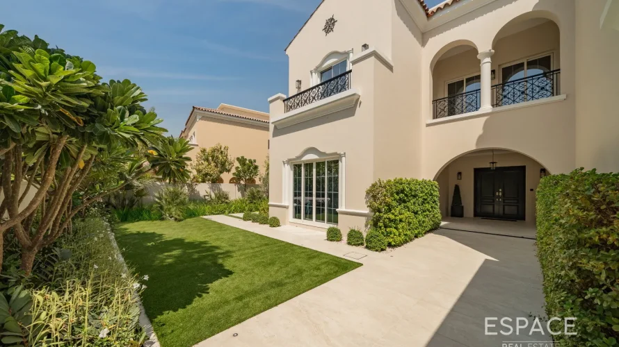 Villa de 6 dormitorios en Arabian Ranches, UAE No. 1015 № 2