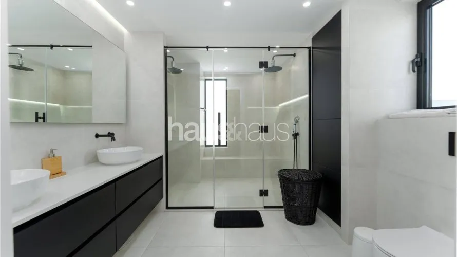 Villa de 4 dormitorios en Jumeirah Islands, UAE No. 829 № 17