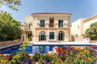 Villa de 5 dormitorios en Dubai Sports City, UAE No. 789