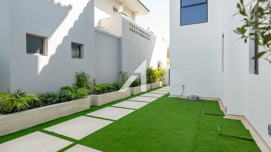 Villa de 6 dormitorios en Garden Homes, UAE No. 1704 № 16