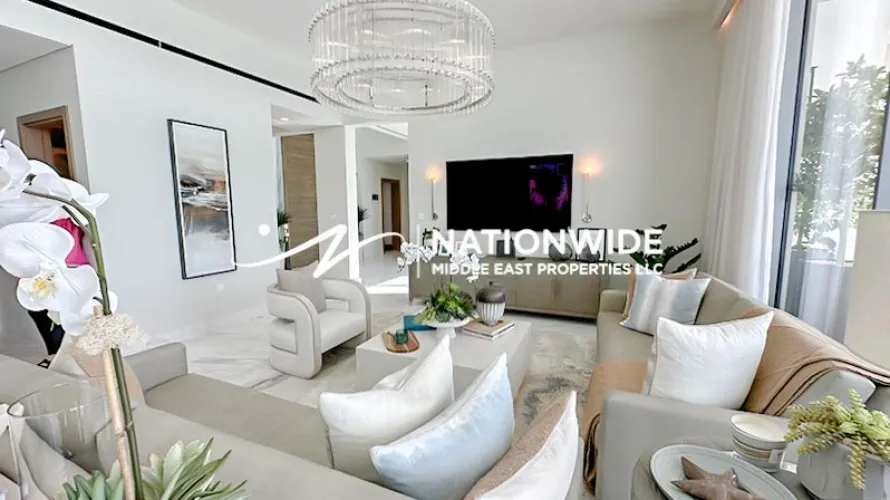 Villa de 5 dormitorios en Abu Dhabi, UAE No. 681 № 1