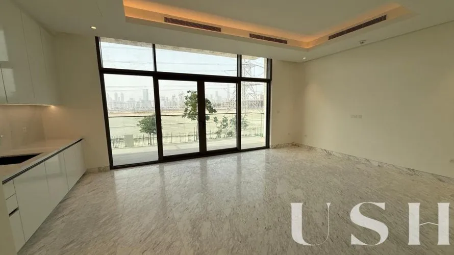 Villa de 4 dormitorios en District One, UAE No. 726