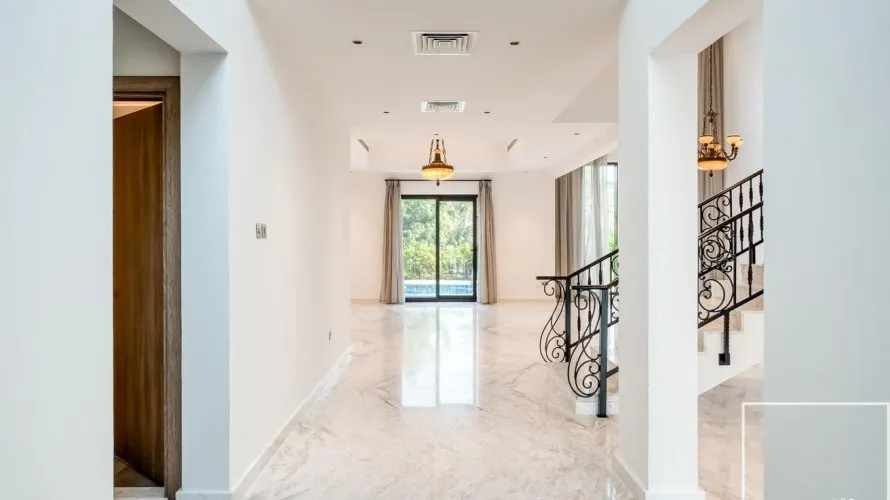 Villa de 4 dormitorios en Jumeirah Islands, UAE No. 1479 № 1