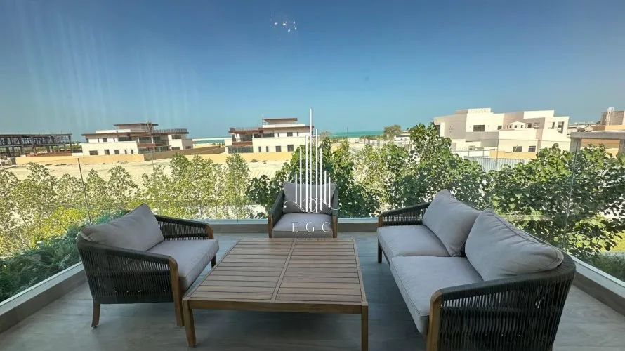 Villa de 5 dormitorios en Ghantoot, UAE No. 601 № 1