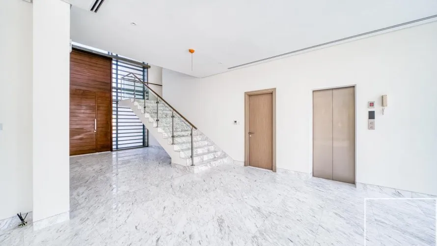 Villa de 5 dormitorios en District One, UAE No. 1476 № 13