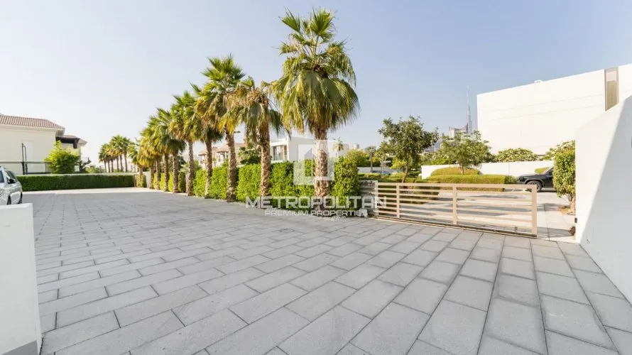 Villa de 8 dormitorios en District One, UAE No. 674 № 24