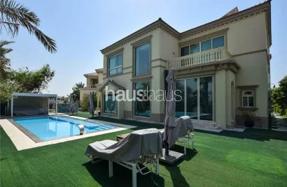 Villa de 4 dormitorios en Jumeirah Islands, UAE No. 783