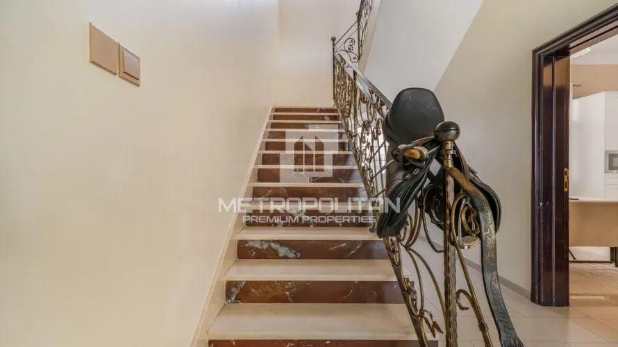 Villa de 5 dormitorios en Al Barsha, UAE No. 1269 № 24