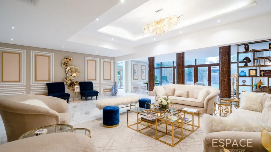 Villa de 5 dormitorios en Saheel, UAE No. 1196