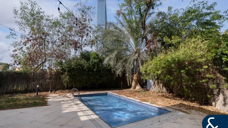 Villa de 4 dormitorios en Jumeirah Islands, UAE No. 1608 № 2