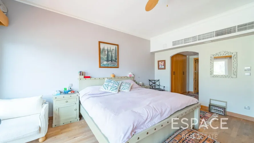 Villa de 5 dormitorios en Meadows 1, UAE No. 1049 № 11