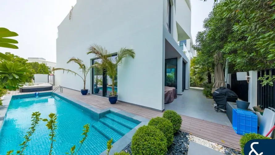 Villa de 5 dormitorios en Al Barari, UAE No. 1614 № 1