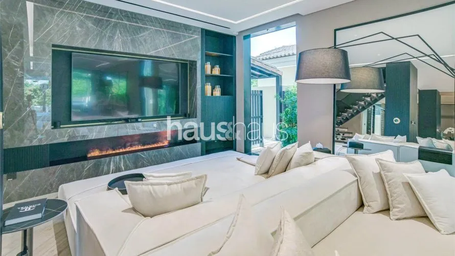 Villa de 5 dormitorios en Jumeirah Golf Estates, UAE No. 819 № 4