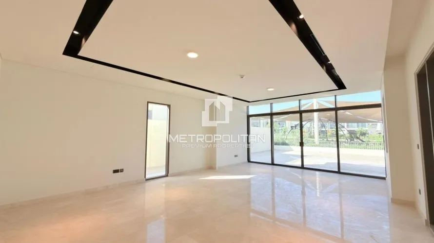 Villa de 4 dormitorios en Golf Place, UAE No. 1278 № 1