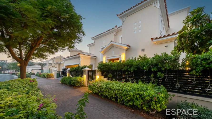 Villa de 5 dormitorios en Arabian Ranches, UAE No. 1023 № 8