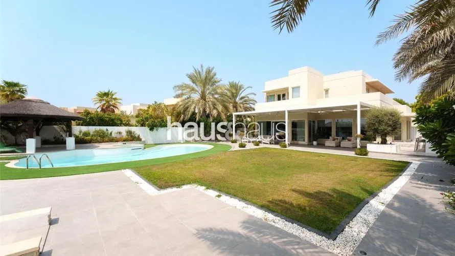 Villa de 5 dormitorios en Arabian Ranches, UAE No. 786 № 1