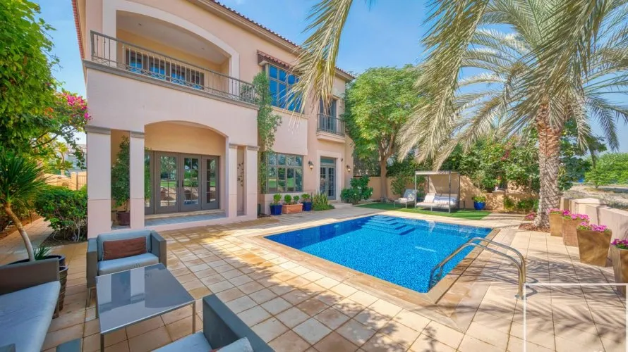 Villa de 5 dormitorios en Jumeirah Golf Estates, UAE No. 1485