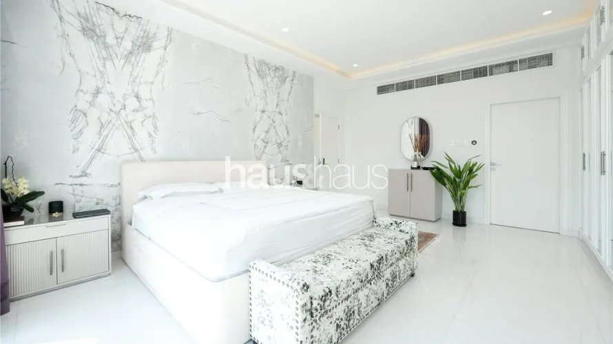 Villa de 4 dormitorios en Jumeirah Islands, UAE No. 772 № 11