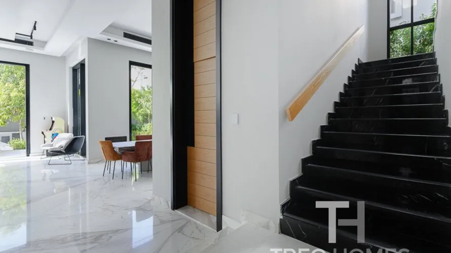 Villa de 5 dormitorios en Jumeirah Park, UAE No. 679 № 1