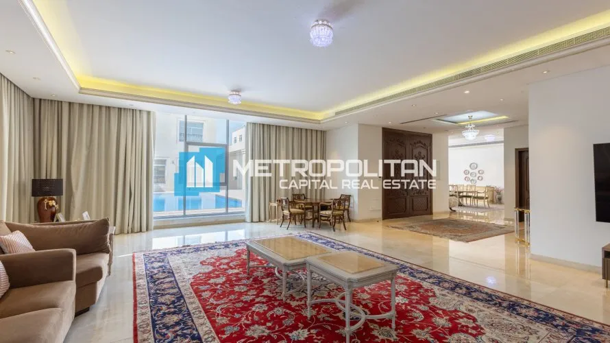 Villa de 7 dormitorios en Khalifa City, UAE No. 1341