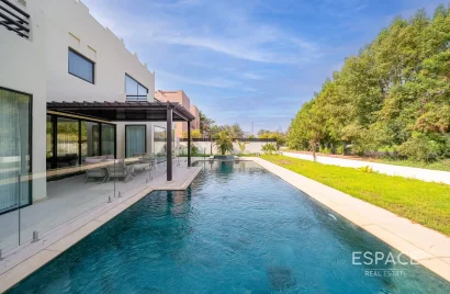 Villa de 6 dormitorios en The Lakes, UAE No. 1038