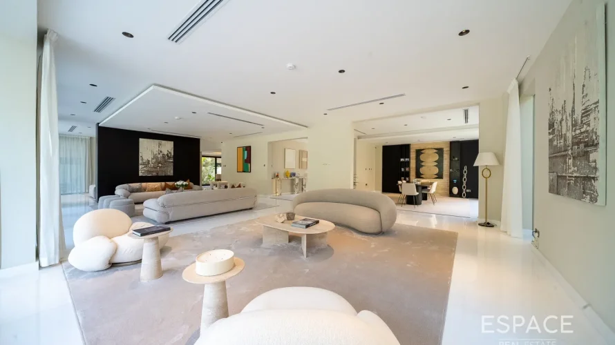 Villa de 6 dormitorios en The Lakes, UAE No. 1038 № 3