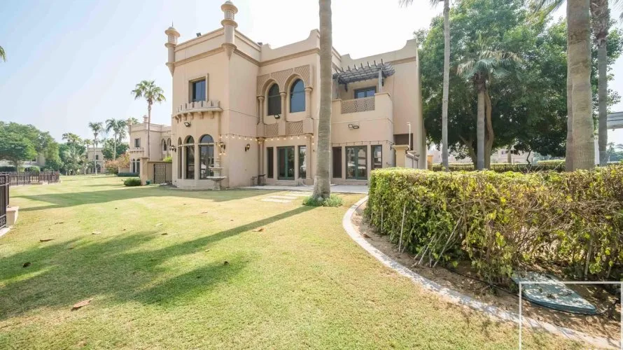 Villa de 4 dormitorios en Palm Jumeirah, UAE No. 1449 № 1