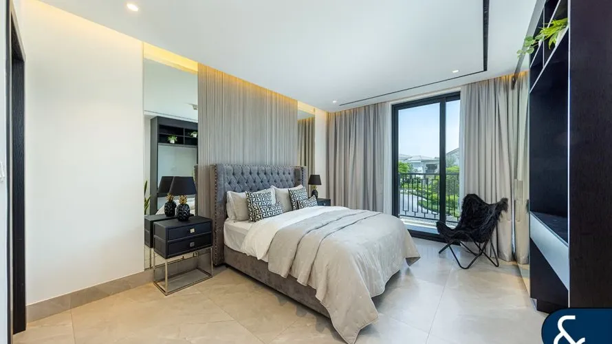 Villa de 5 dormitorios en Earth, UAE No. 1327 № 9