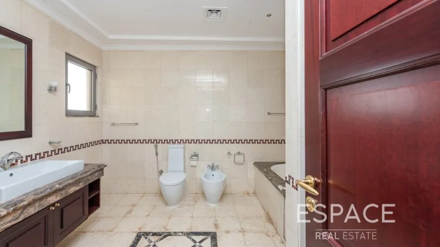 Villa de 5 dormitorios en Palm Jumeirah, UAE No. 1047 № 8