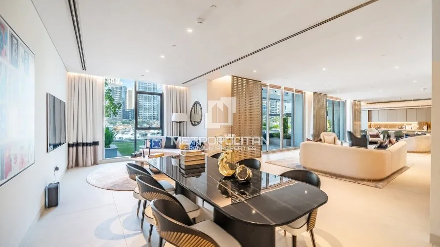 Villa de 5 dormitorios en Dubai Marina, UAE No. 1279